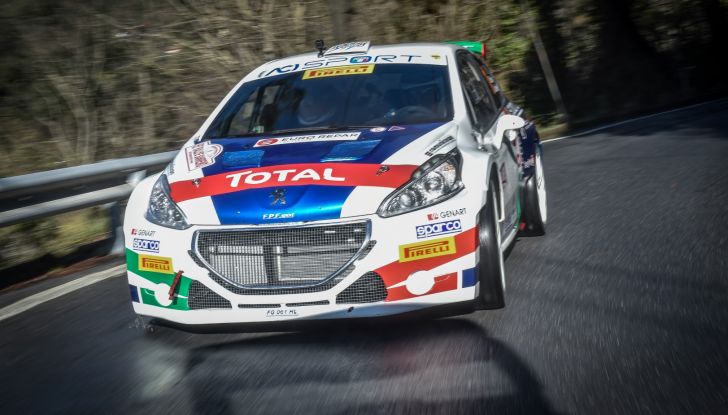 Voce a Paolo Andreucci (Peugeot 208 T16) prima della gara siciliana - Foto 2 di 3