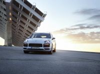 Porsche Cayenne E-Hybrid prezzi, motori e prestazioni del SUV ibrido