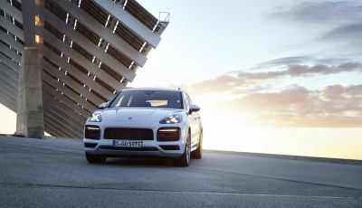 Porsche Cayenne E-Hybrid prezzi, motori e prestazioni del SUV ibrido