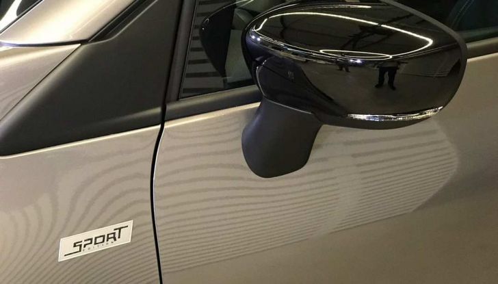 Renault Captur Sport Edition completa la gamma crossover del marchio francese - Foto 4 di 18