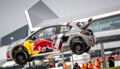 Timmy Hansen (Team Peugeot Total) sfortunato nella gara inglese del WRX