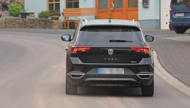 Volkswagen T-Roc R, primi test per la variante sportiva - Foto 8 di 15