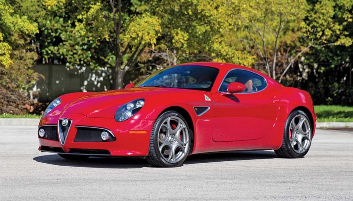Alfa Romeo 8C, la supercar da 700 CV con motore elettrico - Foto 8 di 9