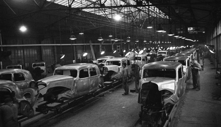 1934: André Citroën lancia la produzione in serie della Traction Avant - Foto 5 di 12