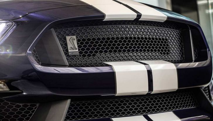 Ford Mustang Shelby GT350 2018, fascino da muscle car - Foto 4 di 11