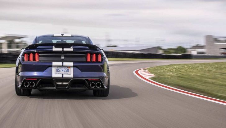Ford Mustang Shelby GT350 2018, fascino da muscle car - Foto 6 di 11