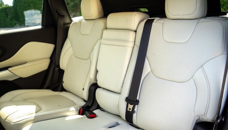 Test Drive Jeep Cherokee Overland, la prova del MultiJet da 200CV con 4×4 - Foto 11 di 27