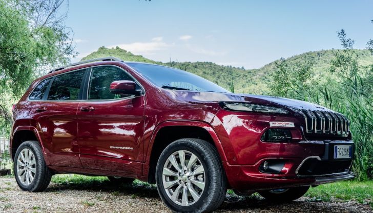 Test Drive Jeep Cherokee Overland, la prova del MultiJet da 200CV con 4×4 - Foto 24 di 27