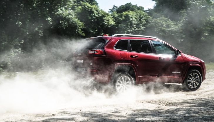 Test Drive Jeep Cherokee Overland, la prova del MultiJet da 200CV con 4×4 - Foto 2 di 27