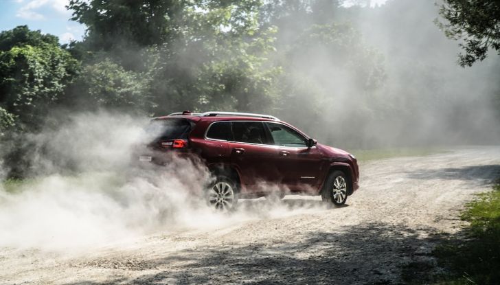 Test Drive Jeep Cherokee Overland, la prova del MultiJet da 200CV con 4×4 - Foto 3 di 27