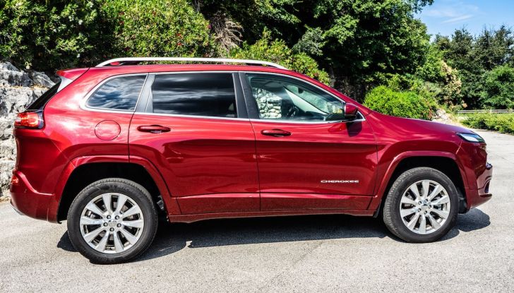 Test Drive Jeep Cherokee Overland, la prova del MultiJet da 200CV con 4×4 - Foto 21 di 27