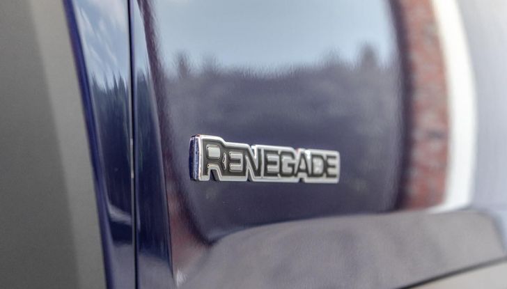 Prova completa Jeep Renegade 2019: Crossover dual su strada e in fuoristrada - Foto 10 di 24