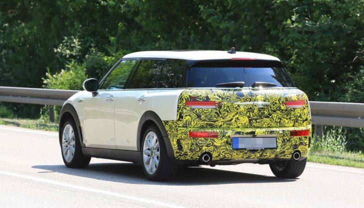 MINI Clubman, il facelift che introduce nuovi gruppi ottici - Foto 2 di 16