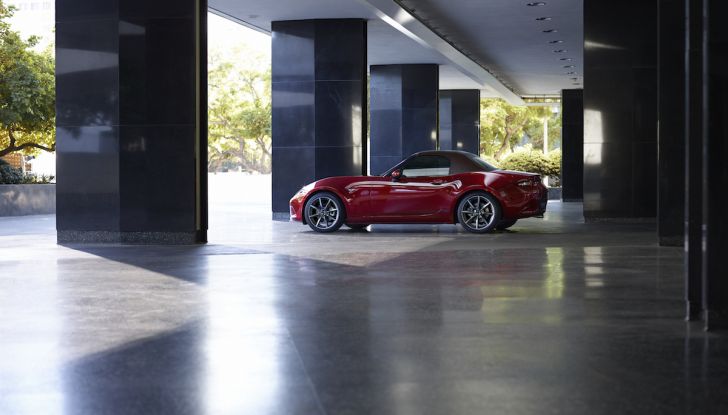 Nuova Mazda MX-5 2019: più potenza per la Roadster giapponese - Foto 2 di 2
