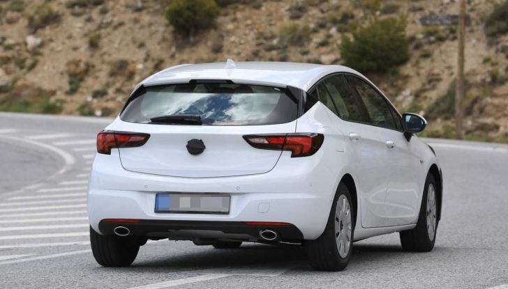 Opel Astra Facelift 2018, si avvicina il debutto della segmento C tedesca - Foto 5 di 20