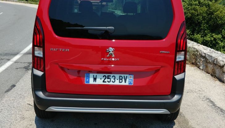 Prova nuovo Peugeot Rifter 2018: il multispazio pronto a tutto - Foto 16 di 22
