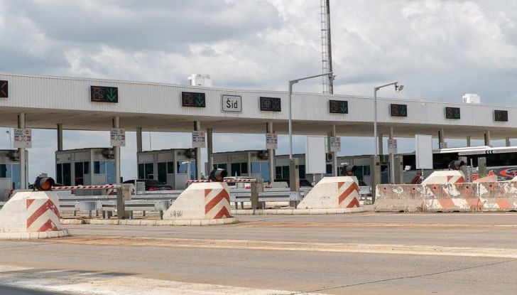 Tesla Model X prova su strada, autonomia, tempi di ricarica e optional - Foto 16 di 35