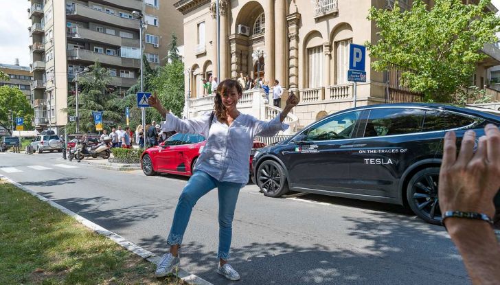 Tesla Model X prova su strada, autonomia, tempi di ricarica e optional - Foto 17 di 35