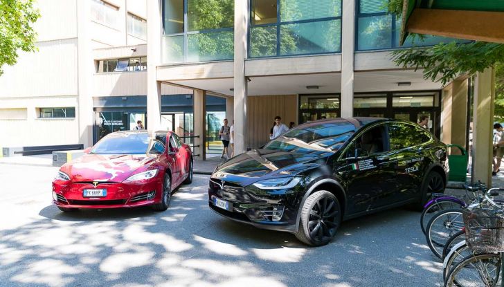 Tesla Model X prova su strada, autonomia, tempi di ricarica e optional - Foto 34 di 35