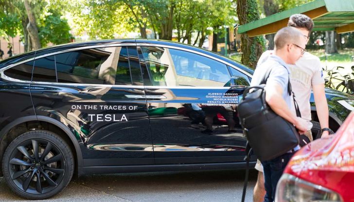 Tesla Model X prova su strada, autonomia, tempi di ricarica e optional - Foto 35 di 35