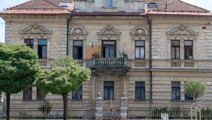 Tesla Model X prova su strada, autonomia, tempi di ricarica e optional - Foto 9 di 35