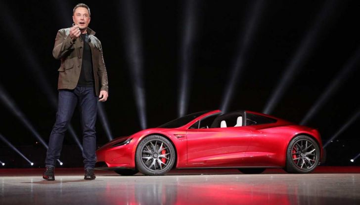 Tesla Roadster 2020 con speciale allestimento SpaceX Package - Foto 10 di 13