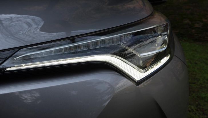 [VIDEO] Toyota C-HR 2018, La nostra prova dell’Hybrid SUV da 26Km/l - Foto 15 di 36