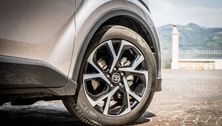 [VIDEO] Toyota C-HR 2018, La nostra prova dell’Hybrid SUV da 26Km/l - Foto 25 di 36