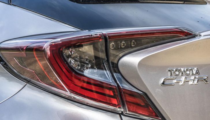 [VIDEO] Toyota C-HR 2018, La nostra prova dell’Hybrid SUV da 26Km/l - Foto 8 di 36