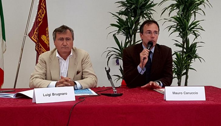 Toyota lancia YUKO, il Car Sharing ibrido a Venezia - Foto 3 di 10