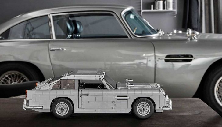 Aston Martin DB5 di James Bond diventa un set LEGO - Foto 14 di 15