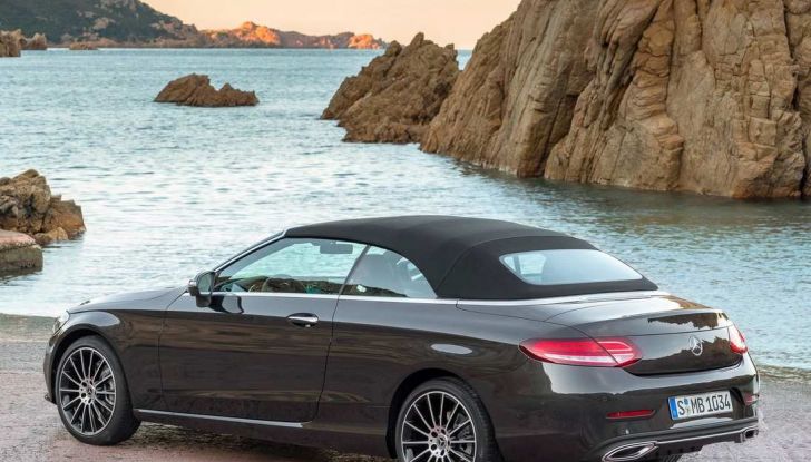 Come proteggere l’auto dal caldo e dal sole estivo - Foto 1 di 4