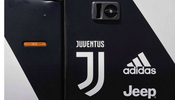 Garage Italia Customs firma il pullman zebrato della Juventus - Foto 6 di 8
