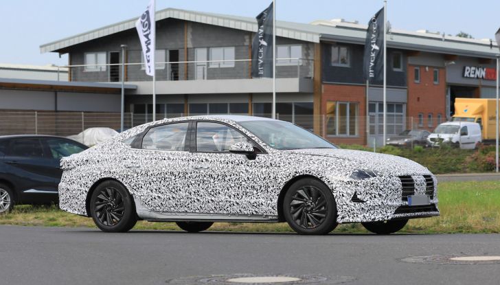 Nuova Hyundai i40 2020: berlina senza compromessi verso la guida autonoma - Foto 16 di 26