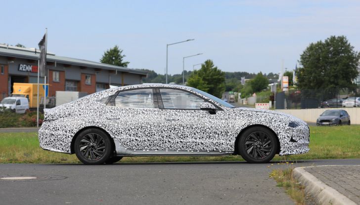 Nuova Hyundai i40 2020: berlina senza compromessi verso la guida autonoma - Foto 17 di 26