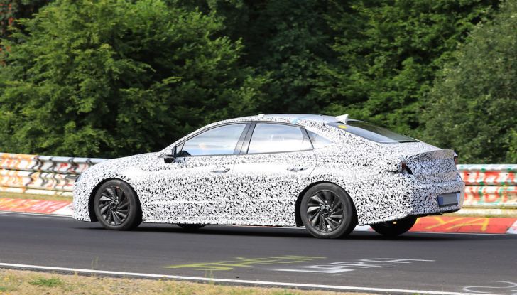 Nuova Hyundai i40 2020: berlina senza compromessi verso la guida autonoma - Foto 8 di 26