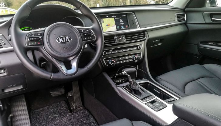 Kia Optima SW Plug-In Hybrid prova su strada, consumi e prestazioni - Foto 26 di 54