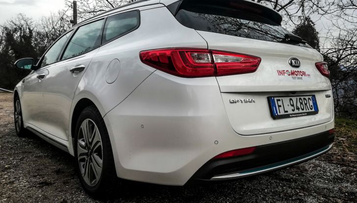 Kia Optima SW Plug-In Hybrid prova su strada, consumi e prestazioni - Foto 41 di 54