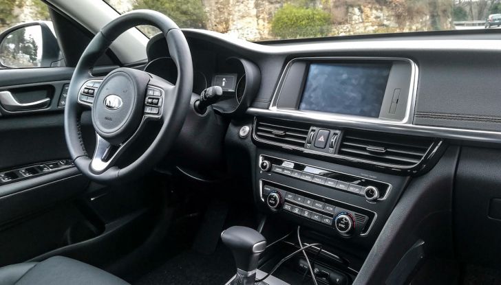 Kia Optima SW Plug-In Hybrid prova su strada, consumi e prestazioni - Foto 51 di 54