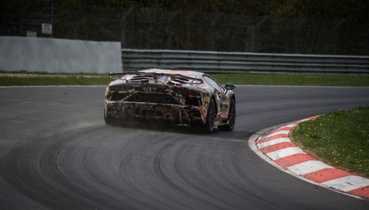 Lamborghini Aventador SVJ, record al Nurburgring: è la più veloce di sempre - Foto 7 di 11
