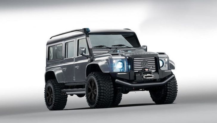 Land Rover Defender Ares, il V8 da 212.000 Euro arriva da Modena - Foto 4 di 9