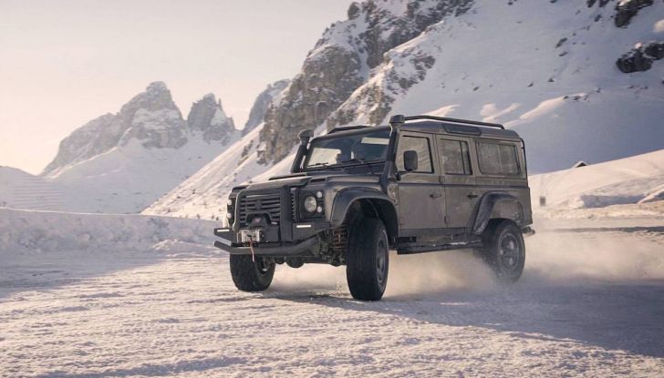 Land Rover Defender Ares, il V8 da 212.000 Euro arriva da Modena - Foto 6 di 9