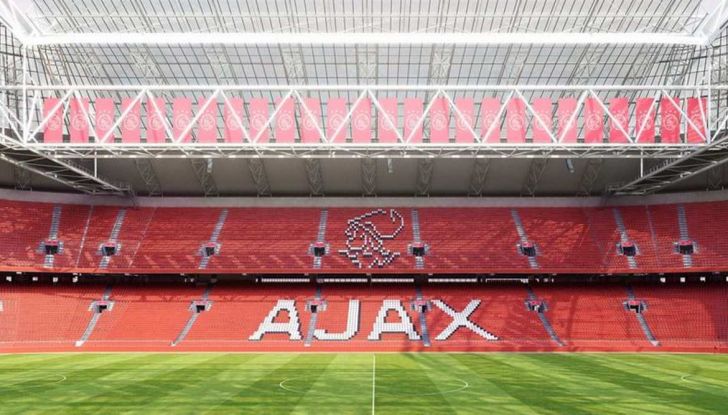 L’energia di Nissan LEAF alimenta lo stadio di Amsterdam - Foto 5 di 7