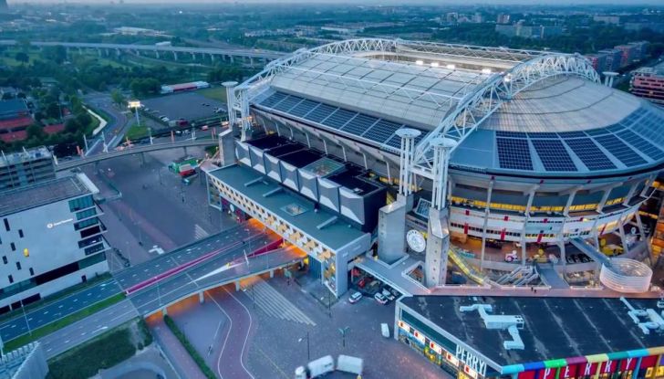 L’energia di Nissan LEAF alimenta lo stadio di Amsterdam - Foto 7 di 7