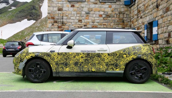 MINI Cooper E elettrica 2019 quasi pronta al debutto - Foto 6 di 14