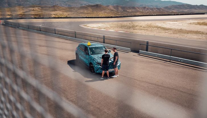 Mercedes EQC, prezzi e allestimenti del SUV elettrico - Foto 32 di 59