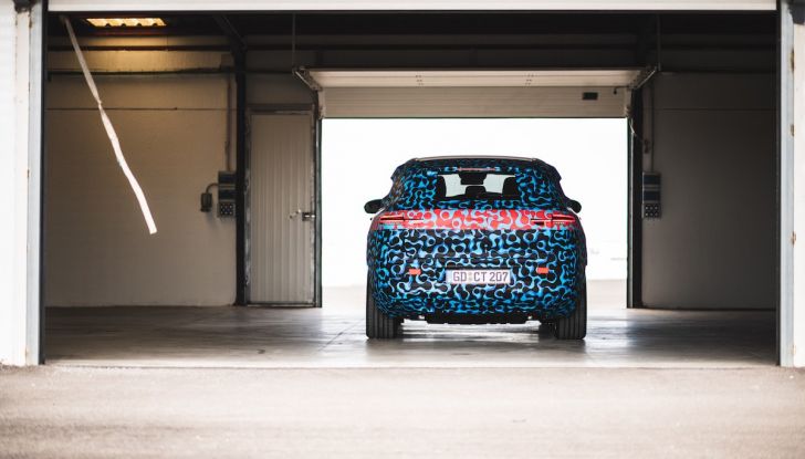 Mercedes EQC, prezzi e allestimenti del SUV elettrico - Foto 23 di 59