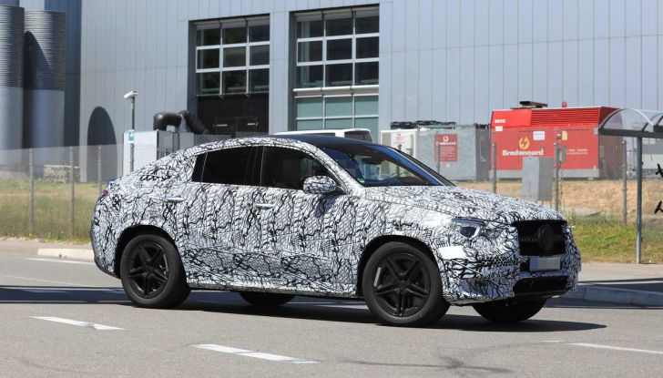 Nuova Mercedes GLE Coupè, test su strada della nuova generazione - Foto 1 di 19