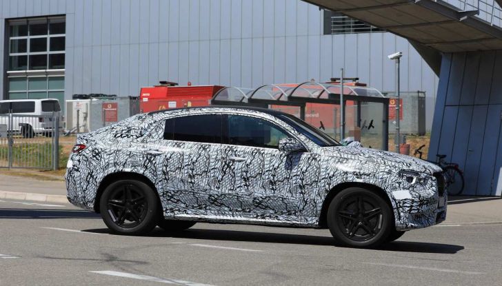 Nuova Mercedes GLE Coupè, test su strada della nuova generazione - Foto 7 di 19