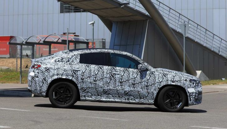 Nuova Mercedes GLE Coupè, test su strada della nuova generazione - Foto 18 di 19